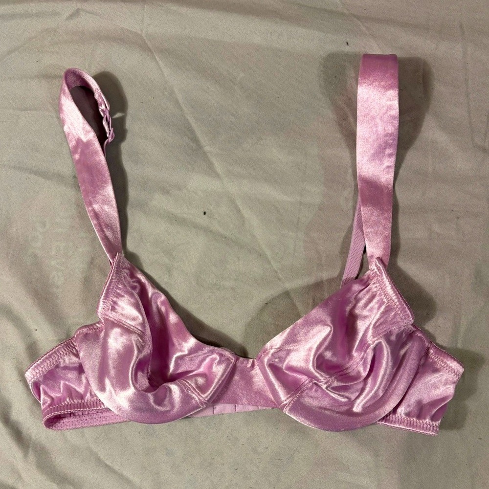 Victoria's Secret Pink Satin T-Shirt Bra Underwire 34A Hook & Eye Back